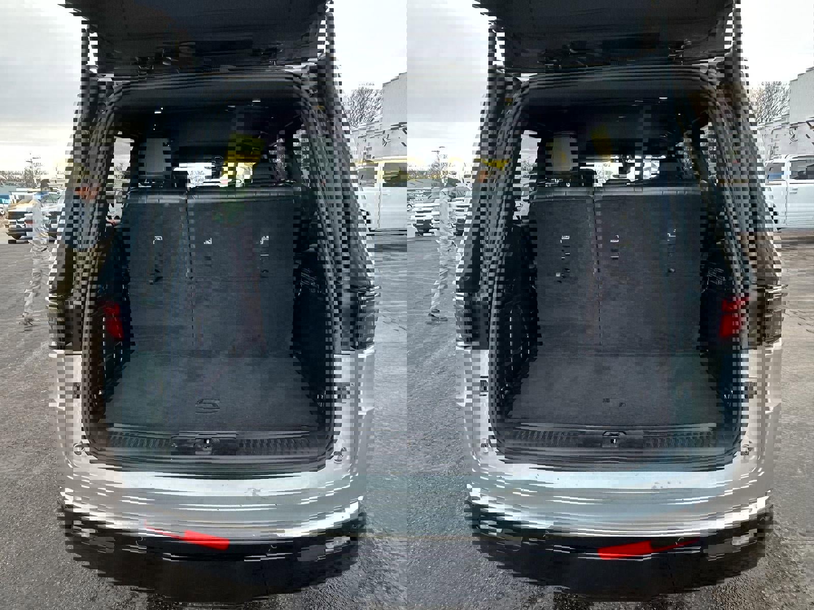 Used 2024 Jeep Wagoneer Series II w/ Flexible Seating Group image 37