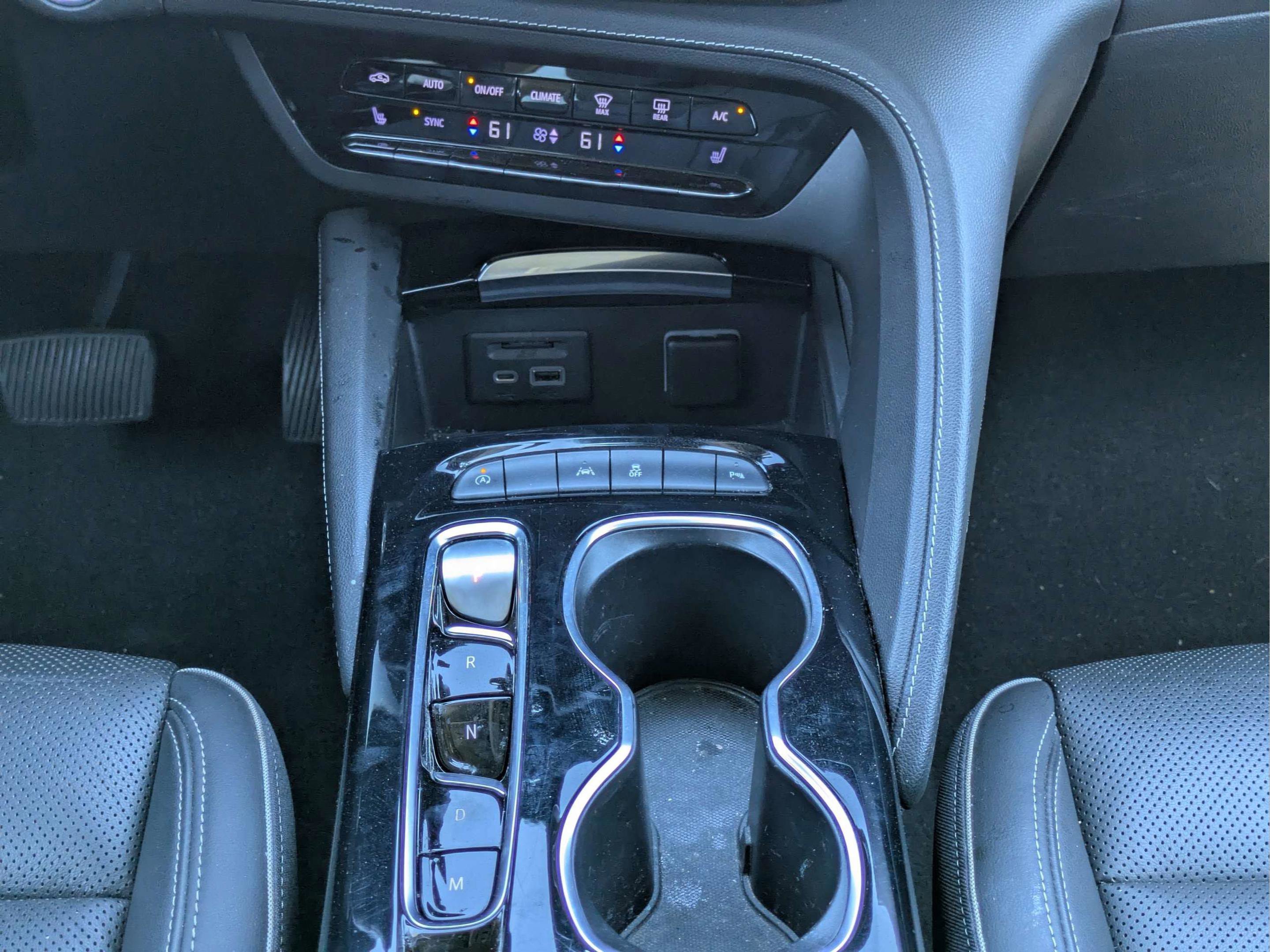 Used 2021 Buick Envision Essence w/ Technology Package I FWD image 20