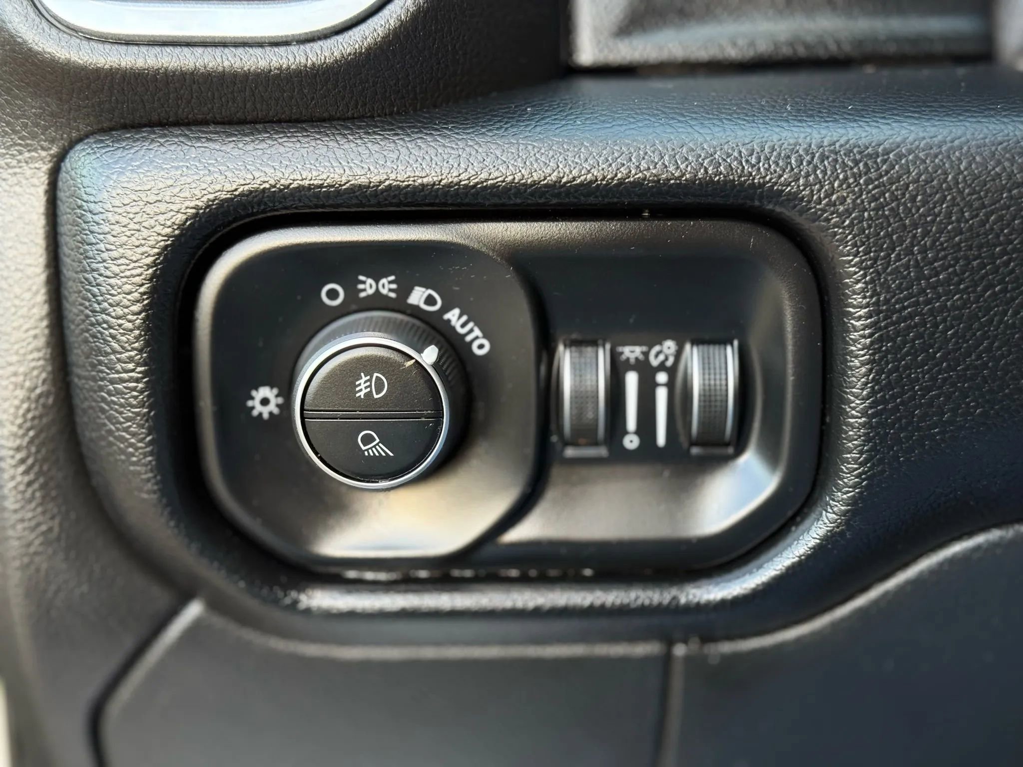 Used 2020 RAM 2500 Laramie image 11