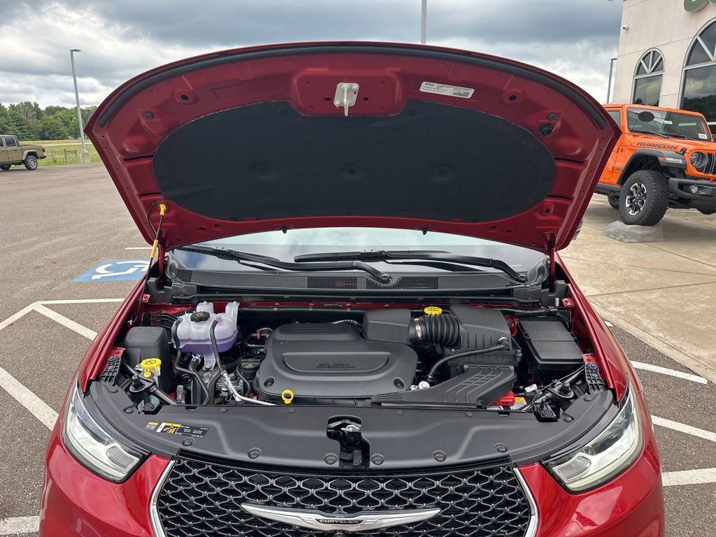 New 2026 Chrysler Pacifica Select FWD image 37