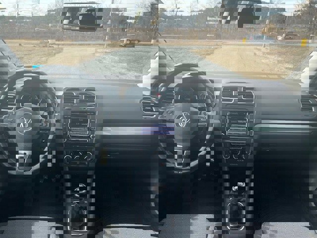 Used 2013 Volkswagen Golf TDI image 11