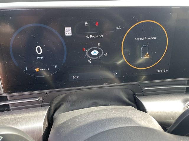 Used 2024 Hyundai Kona Limited FWD image 12