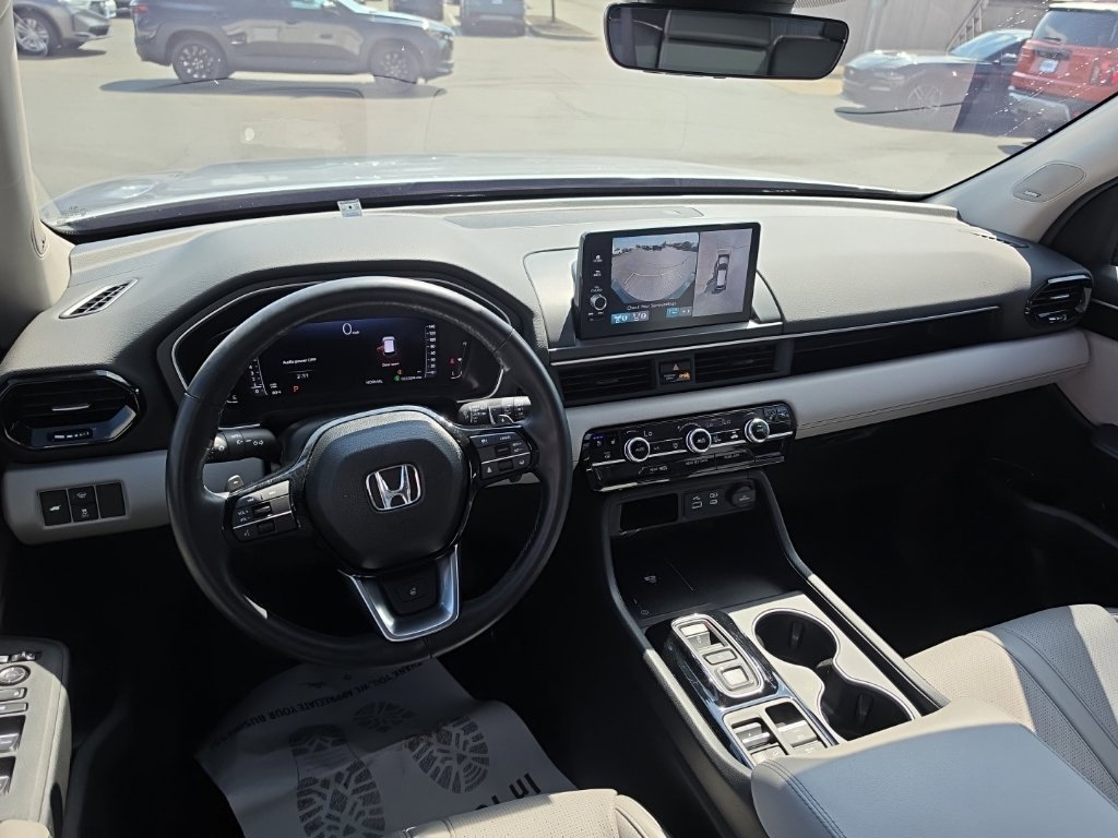 Used 2025 Honda Pilot Elite image 25