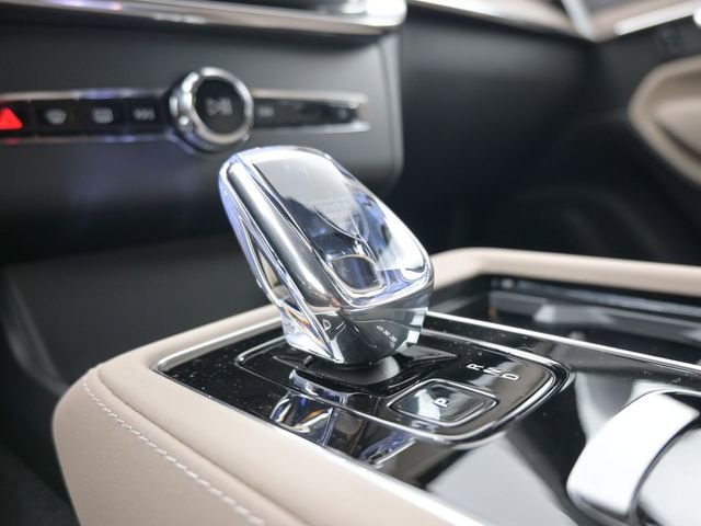 New 2026 Volvo XC90 B6 Plus w/ Protection Package Premier image 12