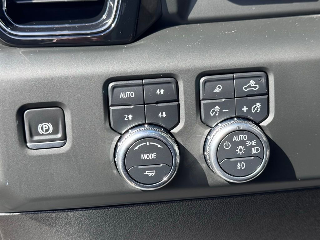 Used 2024 GMC Sierra 2500 AT4 w/ AT4 Premium Plus Package image 47