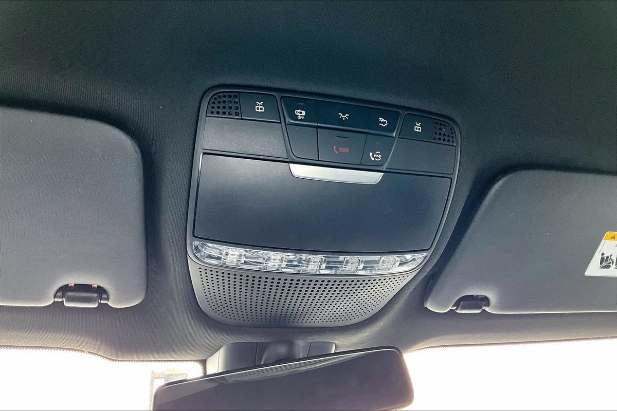 Used 2020 Mercedes-Benz GLC 300 4MATIC image 25