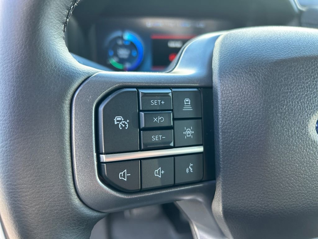 Used 2025 Ford F150 Lightning Flash AWD/4WD image 18