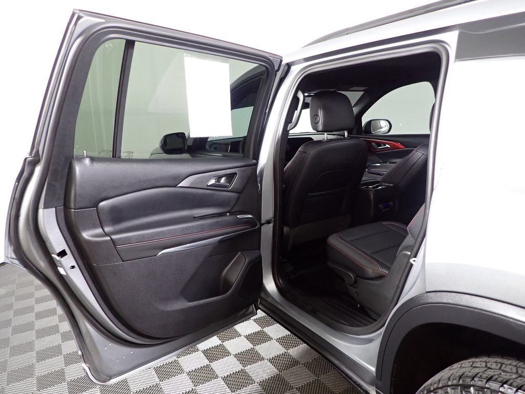 Used 2025 Chevrolet Traverse Z71 AWD/4WD image 27