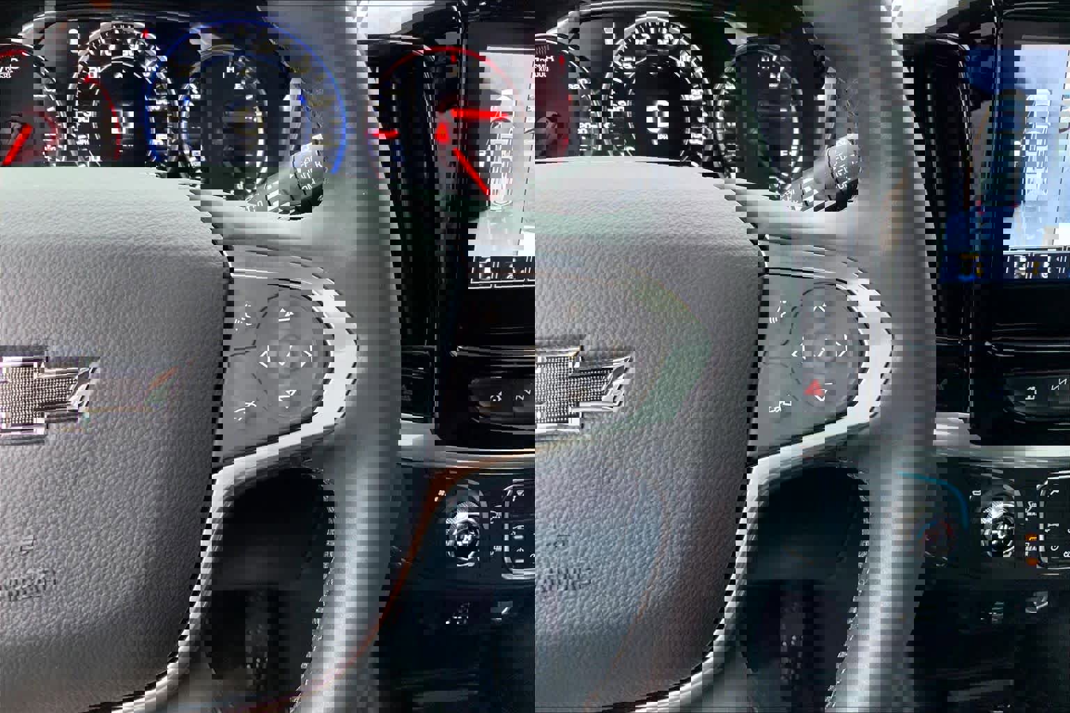 Used 2023 Chevrolet Traverse Premier w/ Redline Edition image 24