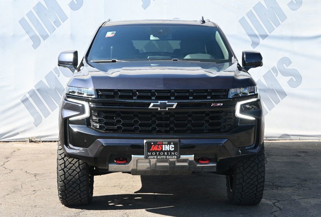 Used 2024 Chevrolet Suburban Z71 w/ Luxury Package image 2