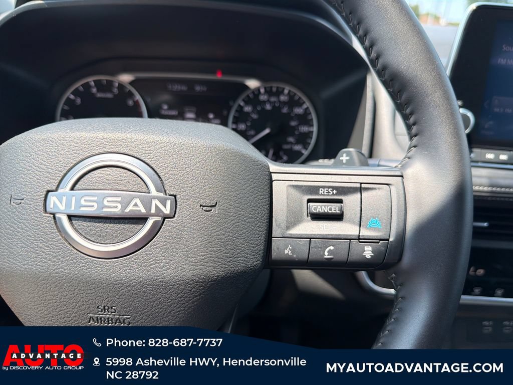 Used 2025 Nissan Rogue SV AWD/4WD image 18