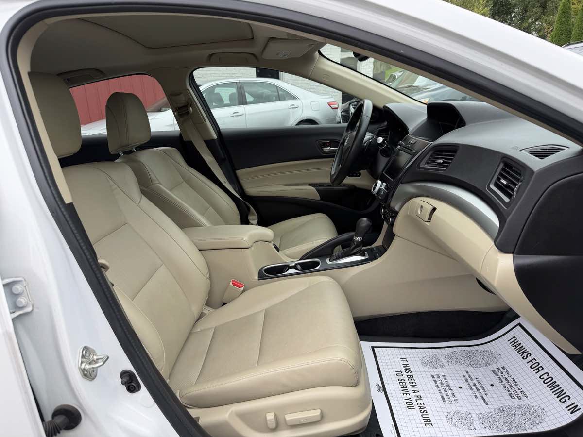 Used 2017 Acura ILX FWD image 10
