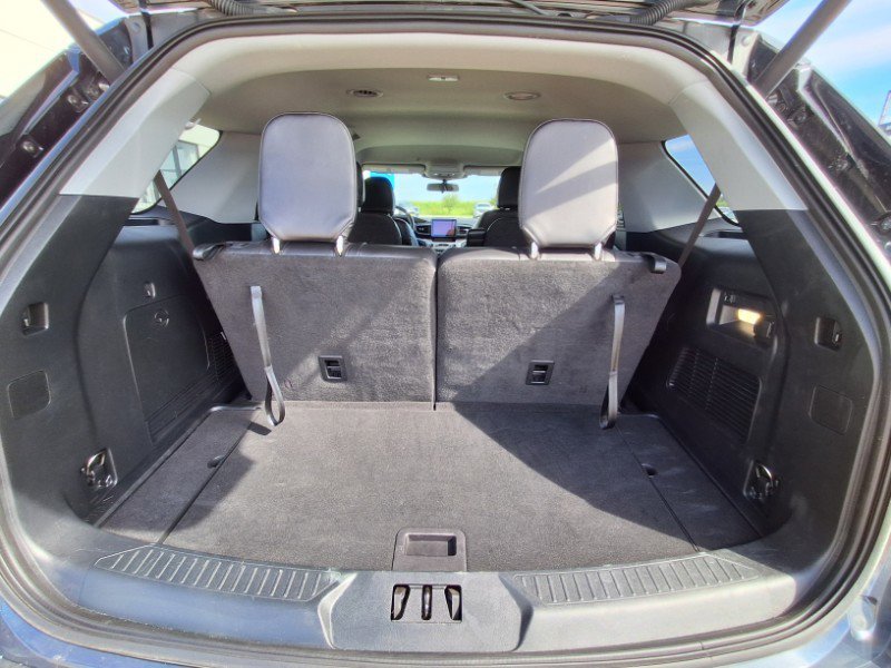 Used 2023 Ford Explorer XLT w/ Equipment Group 202A image 23