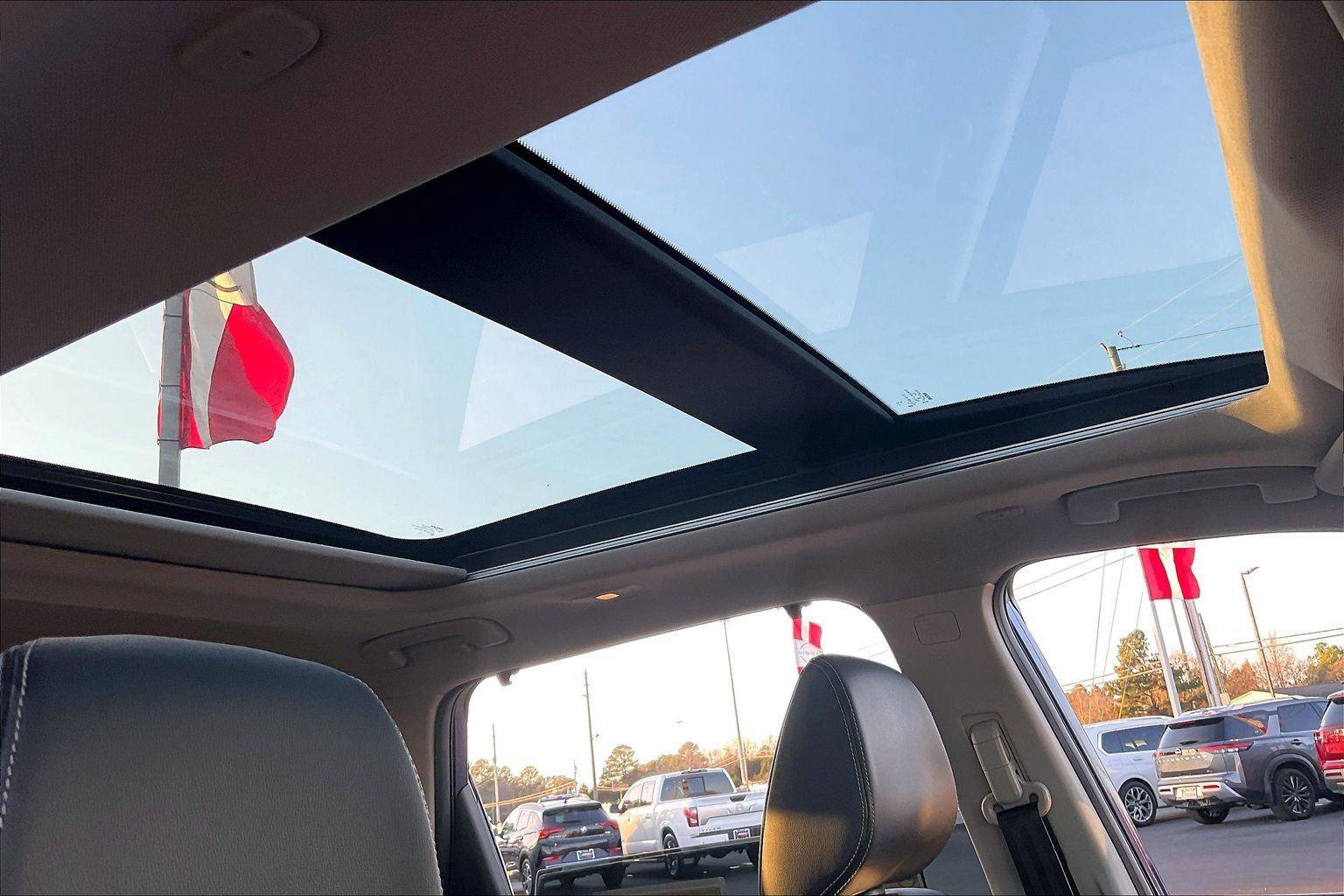 Used 2023 Nissan Rogue SL w/ SL Premium Package AWD/4WD image 22