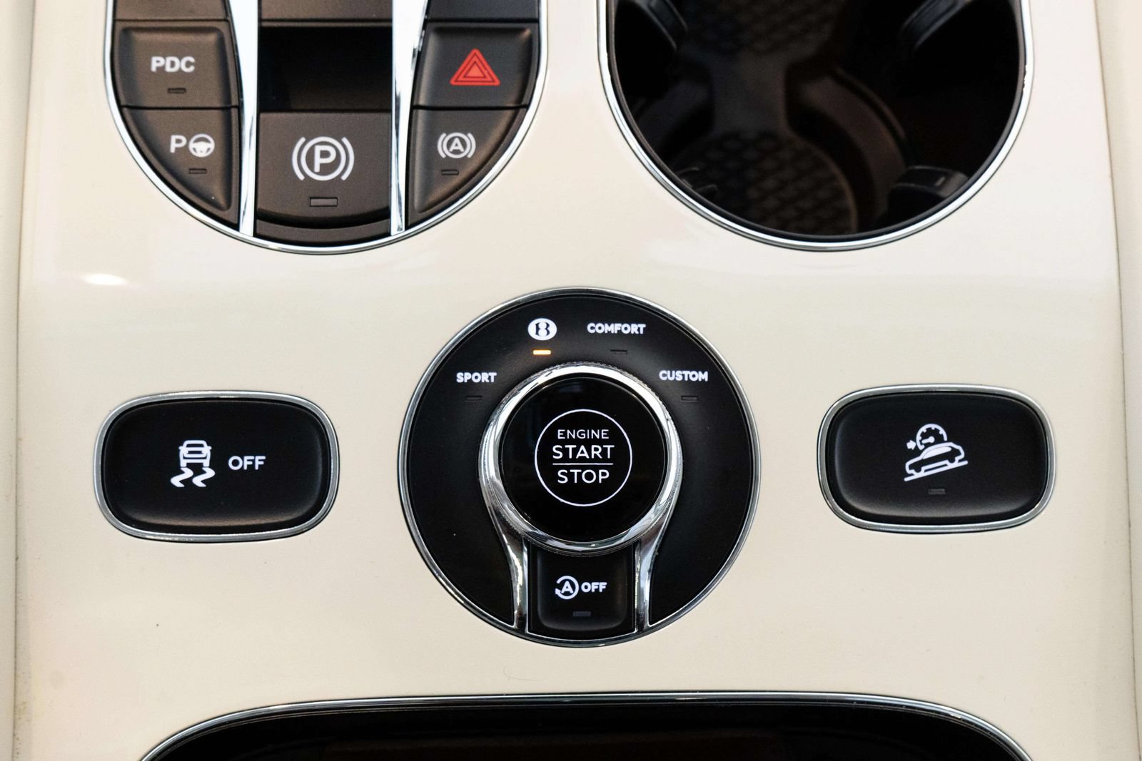 Used 2022 Bentley Bentayga AWD/4WD image 45