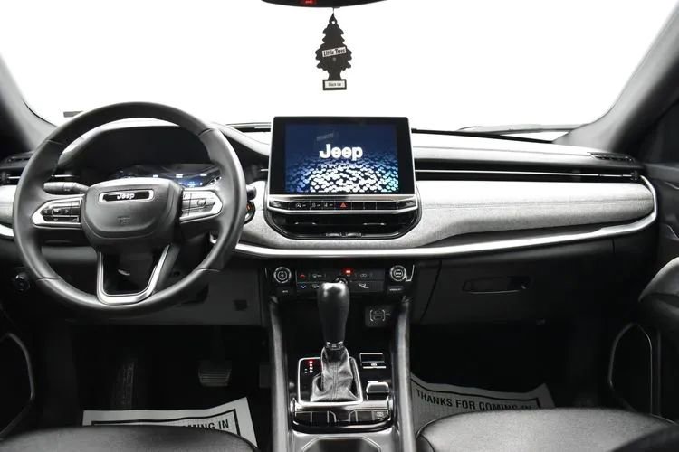 Used 2024 Jeep Compass Latitude AWD/4WD image 19