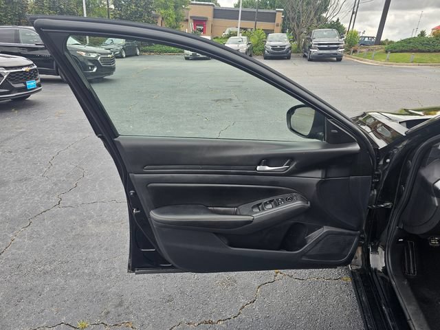 Used 2025 Nissan Altima 2.5 SV FWD image 27