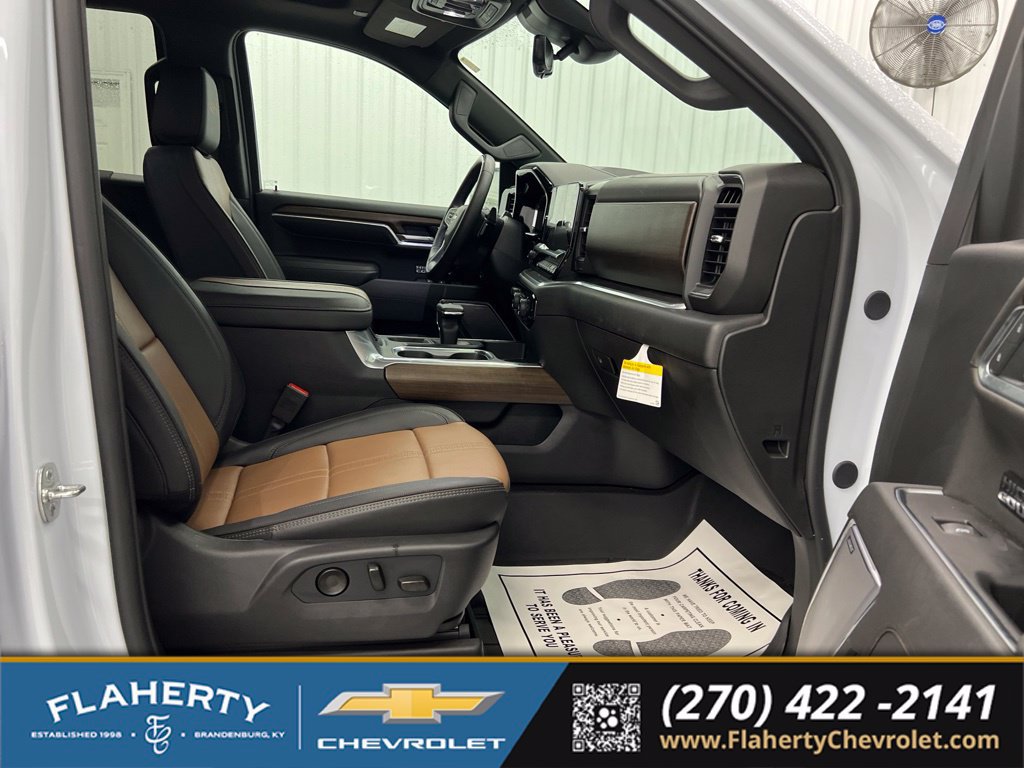 Used 2026 Chevrolet Silverado 1500 High Country AWD/4WD image 15