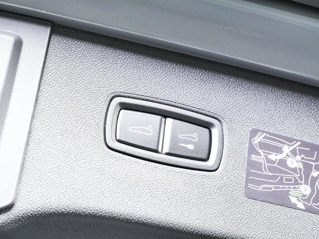 New 2026 Porsche Cayenne Turbo AWD/4WD image 30