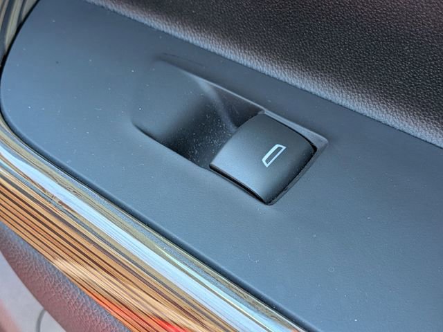 Used 2023 GMC Acadia SLE w/ Driver Convenience Package image 39