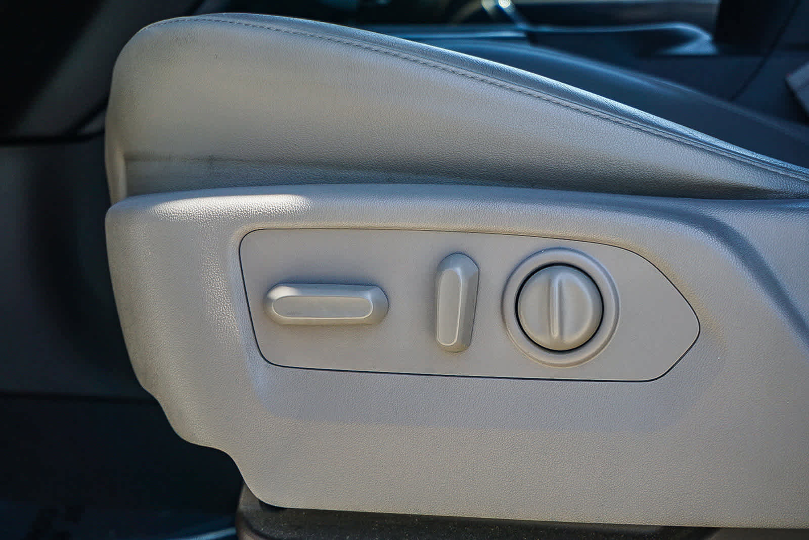 Used 2020 Chevrolet Silverado 1500 LTZ w/ LTZ Premium Package AWD/4WD image 23