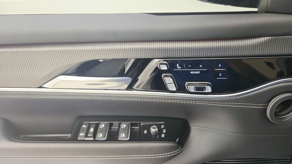 Used 2022 Jeep Grand Wagoneer Series II image 63