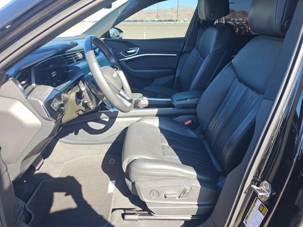 Used 2022 Audi e-tron Chronos image 3