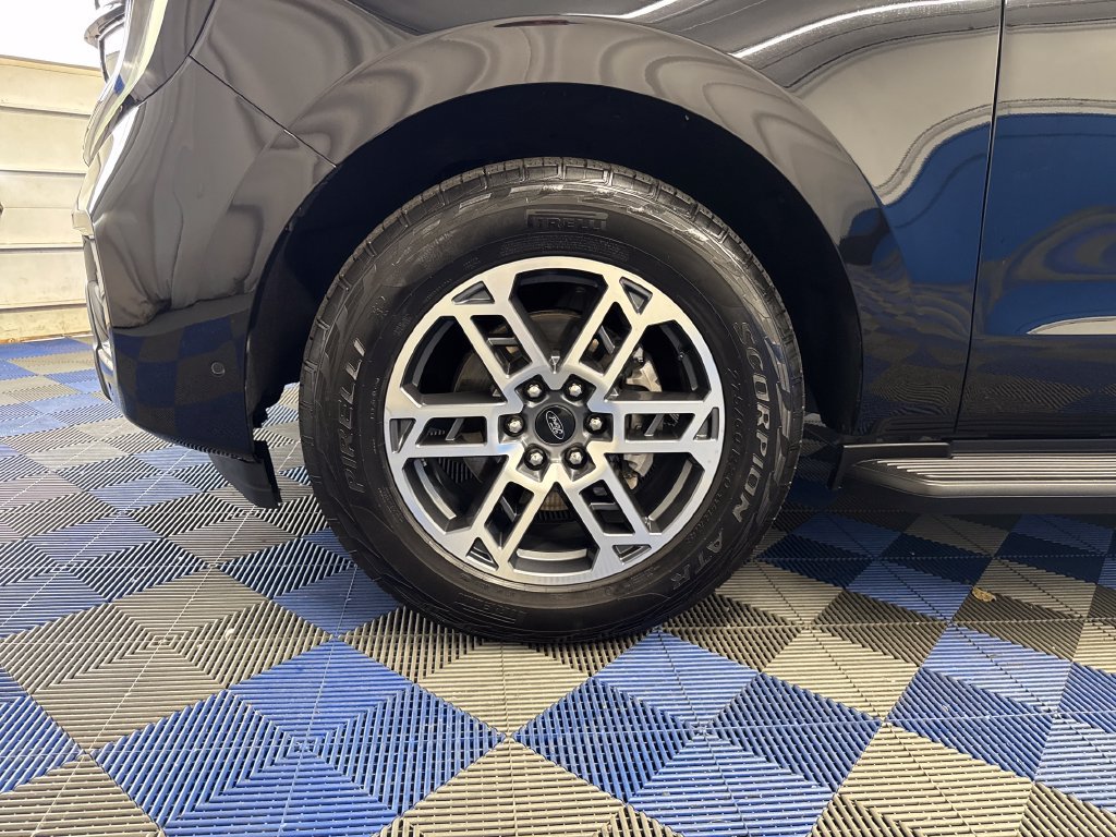 Certified 2025 Ford Expedition Active AWD/4WD image 32