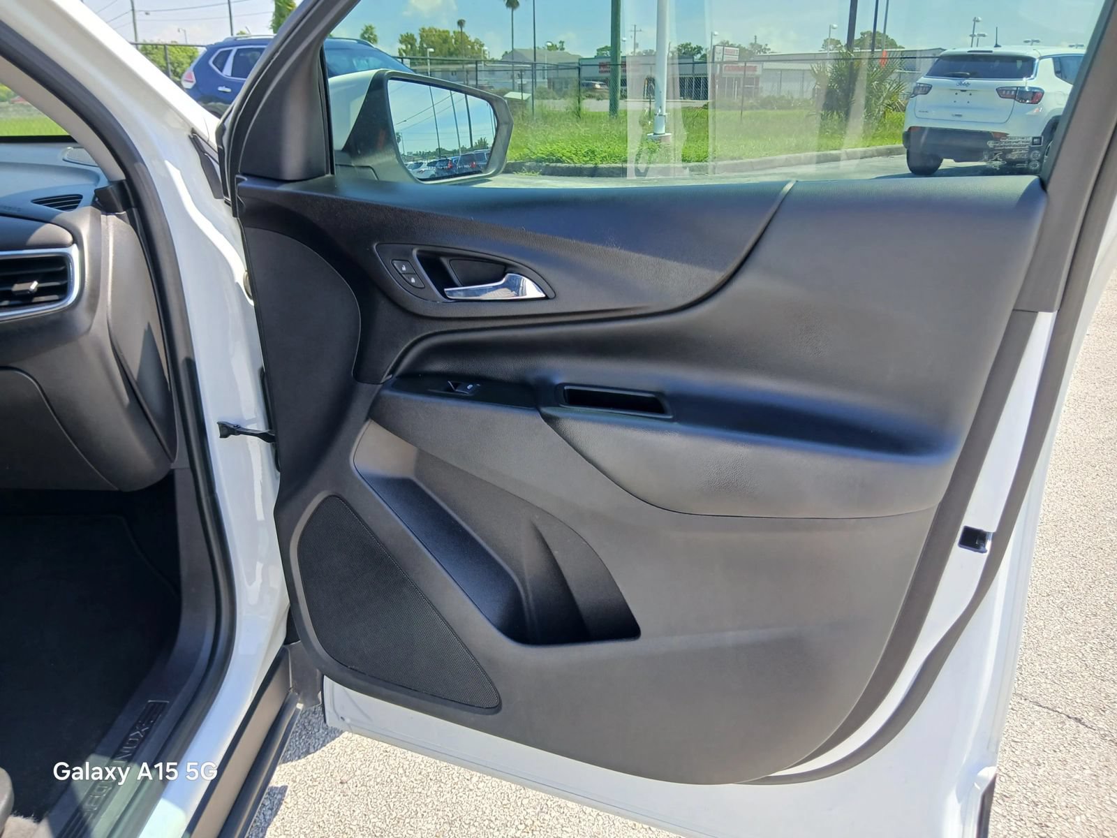 Used 2021 Chevrolet Equinox LT FWD image 43