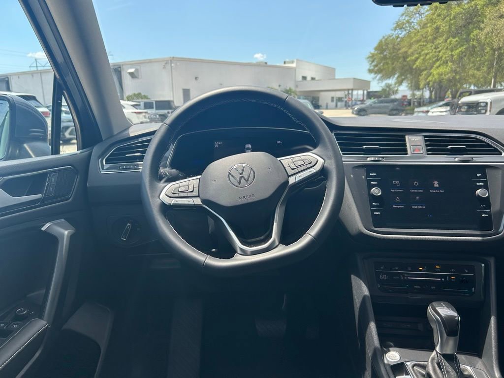 Used 2022 Volkswagen Tiguan SE FWD image 48
