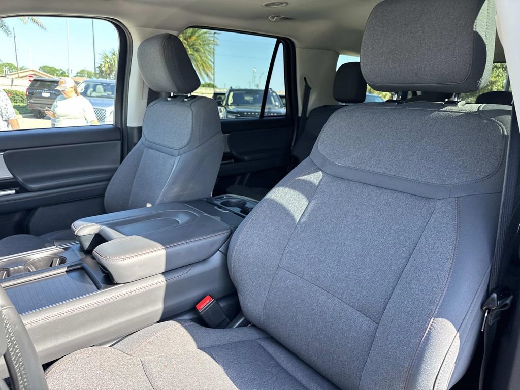 Used 2025 Ford Expedition Max Active image 18