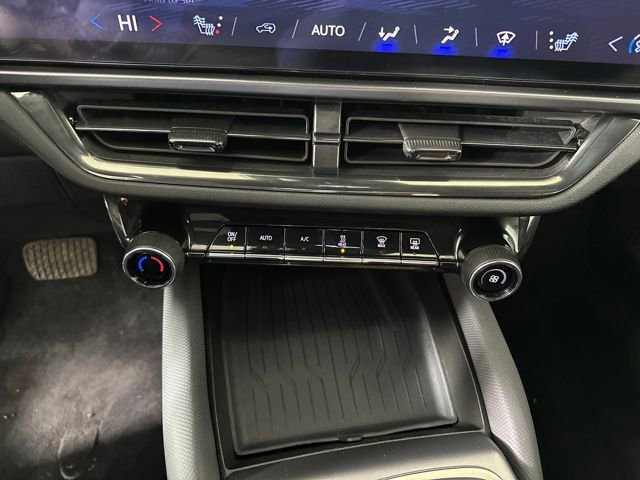 Used 2024 Chevrolet Equinox EV RS image 23