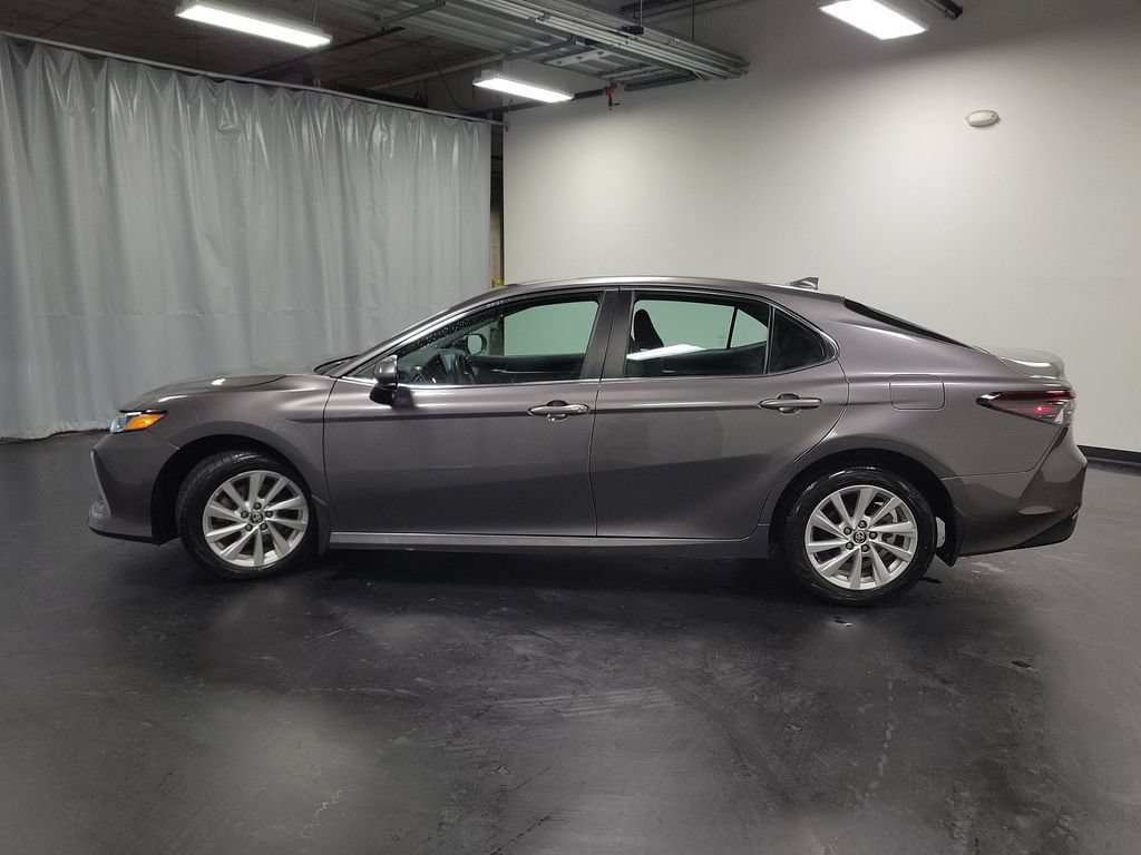 Used 2023 Toyota Camry LE FWD image 5