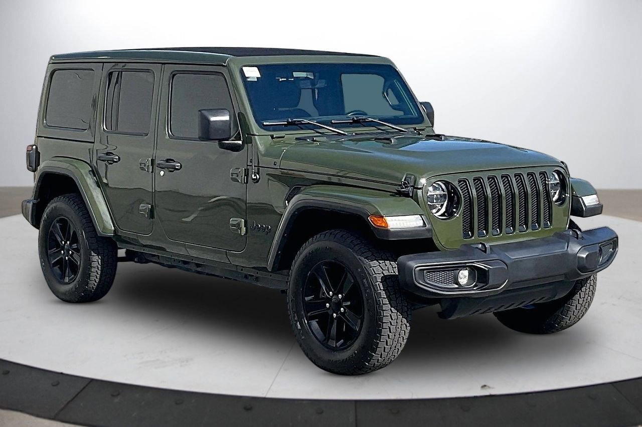 Used 2022 Jeep Wrangler Unlimited Sahara image 2