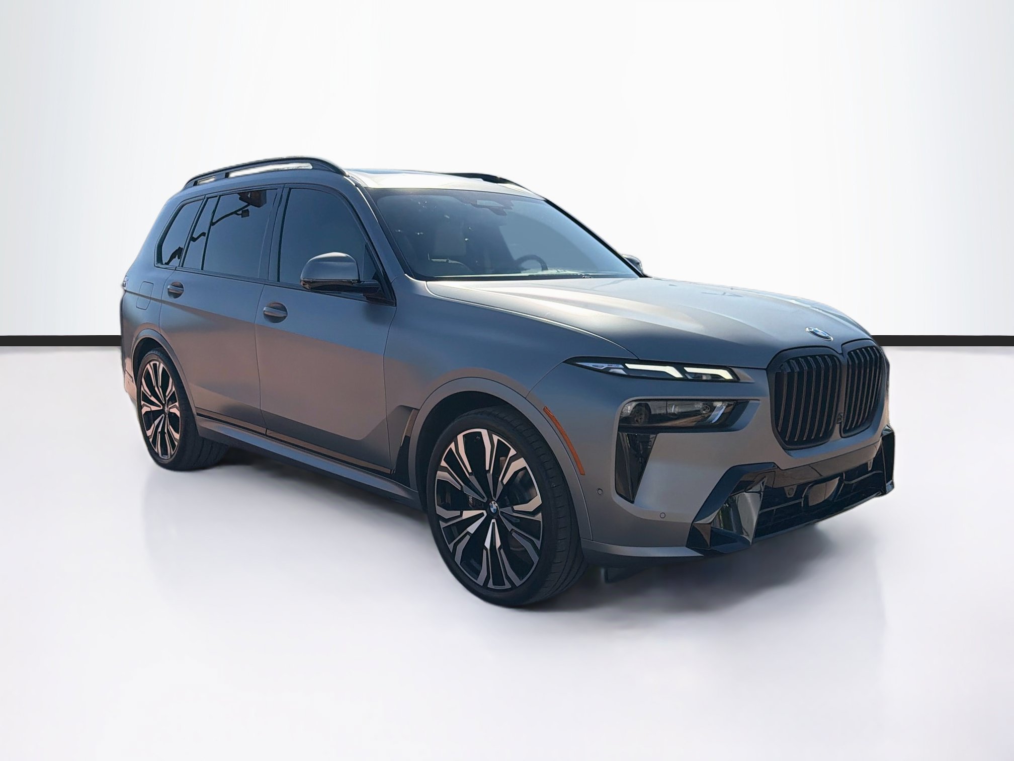 Used 2024 BMW X7 xDrive40i w/ Executive Package AWD/4WD image 3
