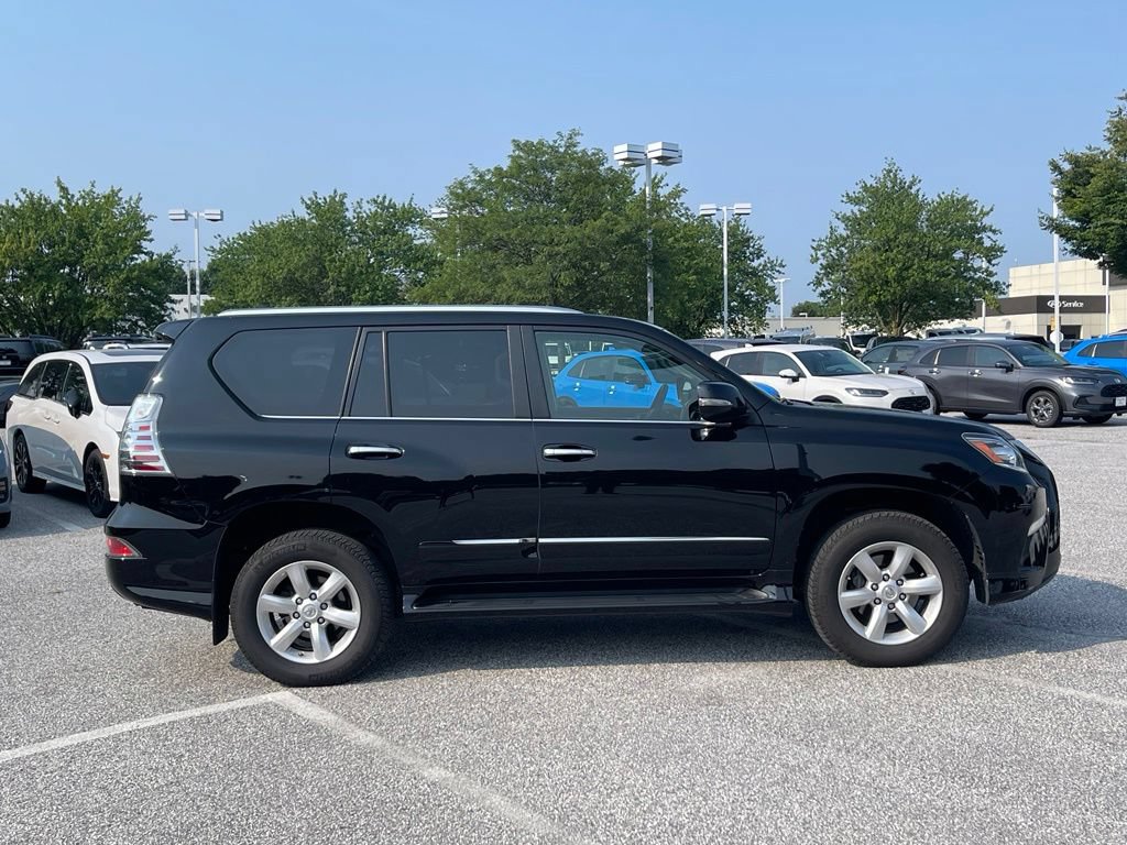 Used 2018 Lexus GX 460 w/ Preferred Accessory Package AWD/4WD image 4