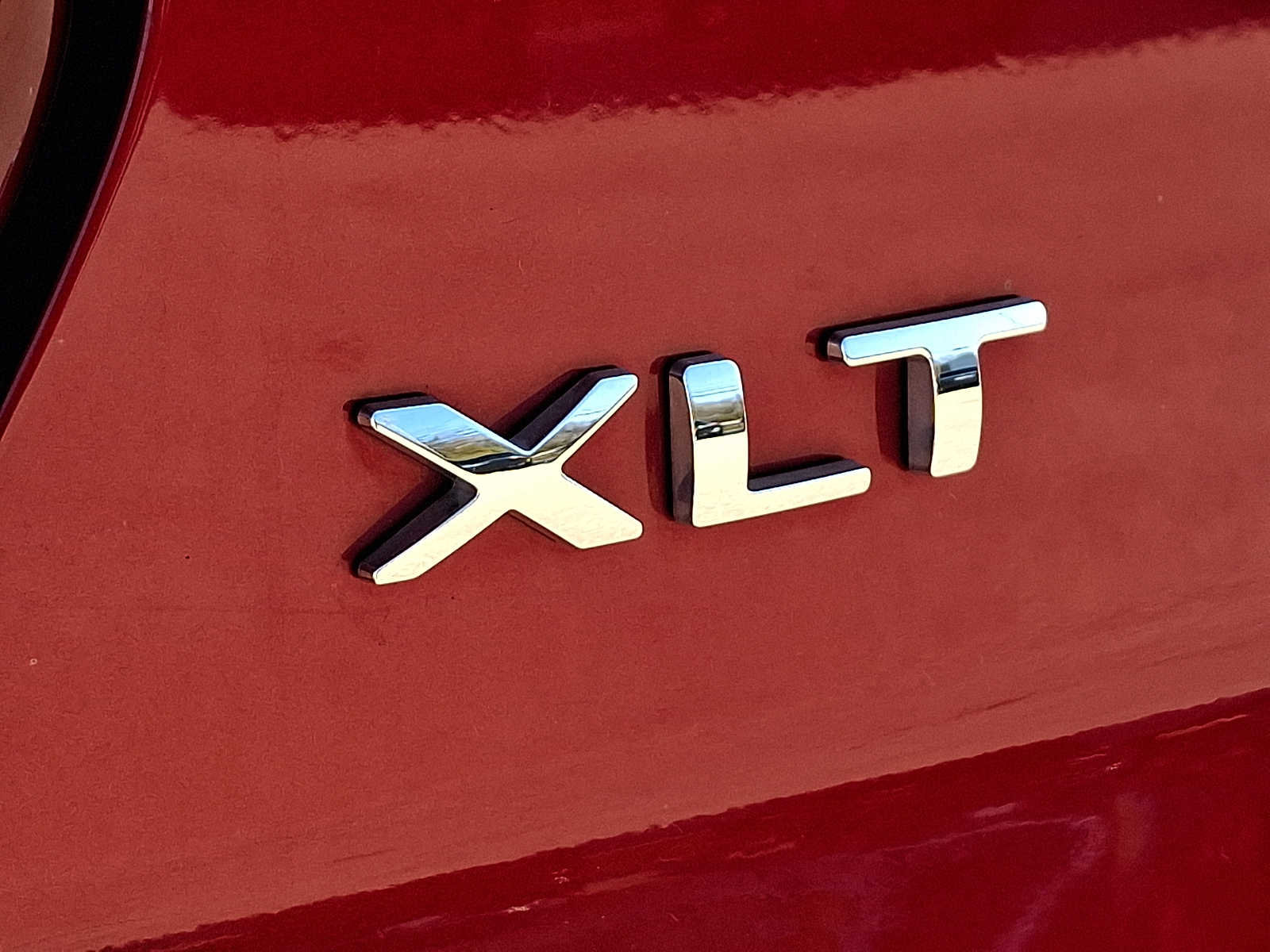 Used 2018 Ford Explorer XLT w/ Equipment Group 202A image 37