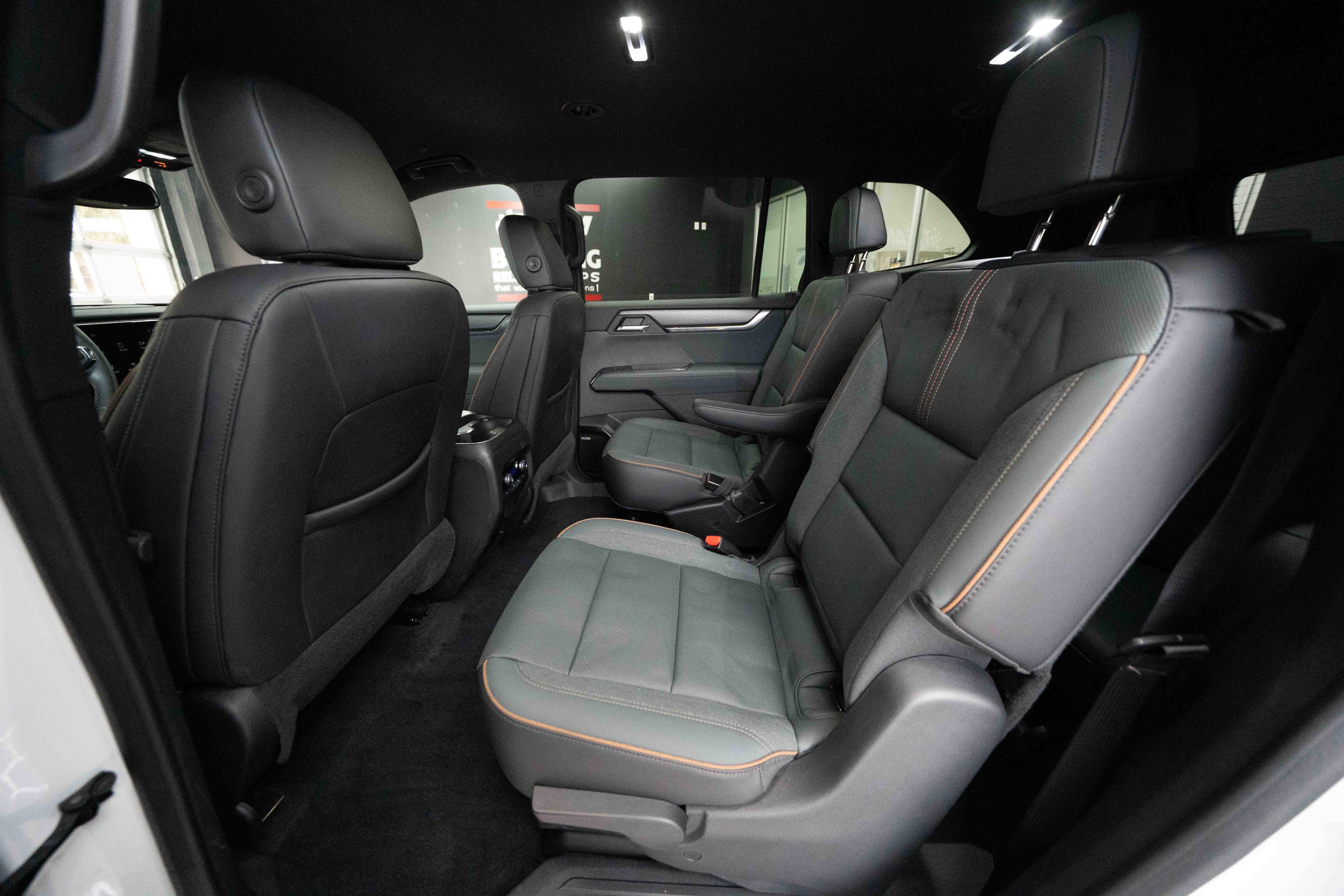 Used 2024 GMC Acadia AT4 w/ Luxury Package image 23
