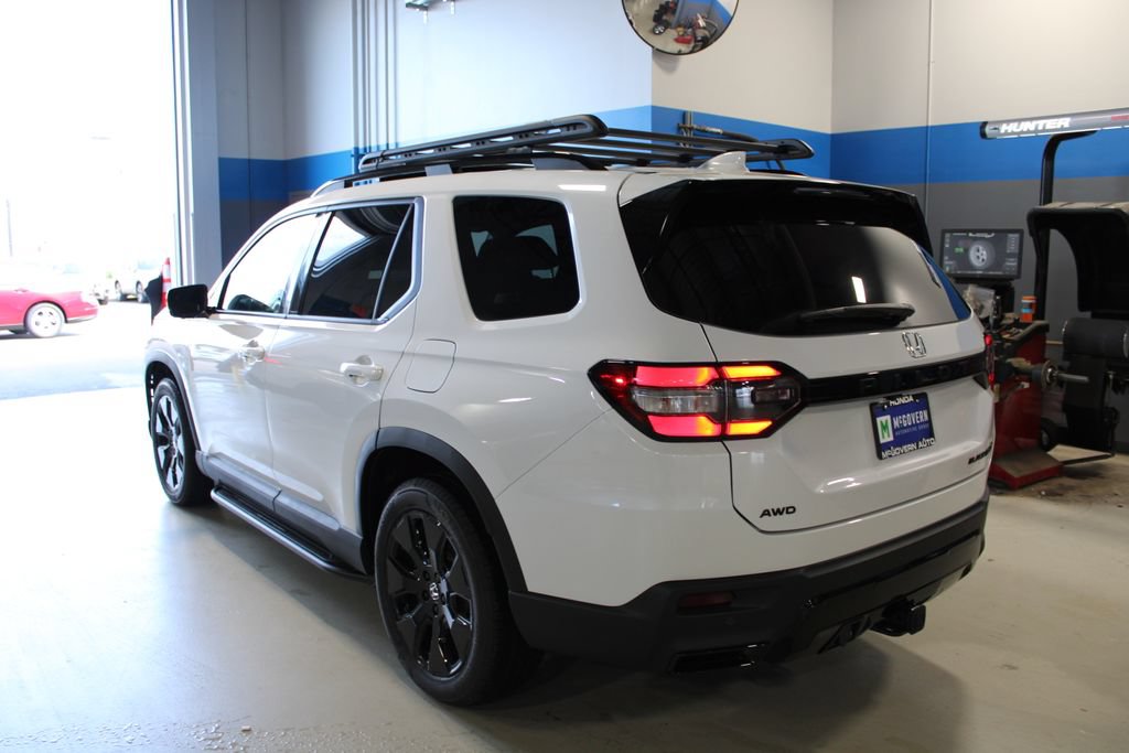 New 2026 Honda Pilot Black Edition image 8