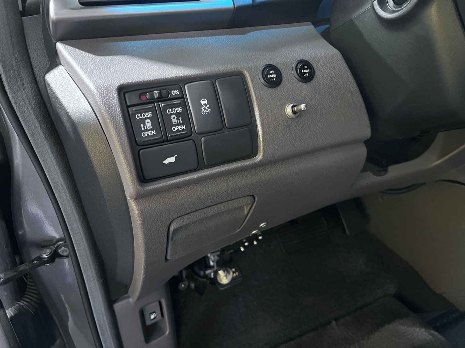 Used 2011 Honda Odyssey EX-L image 24