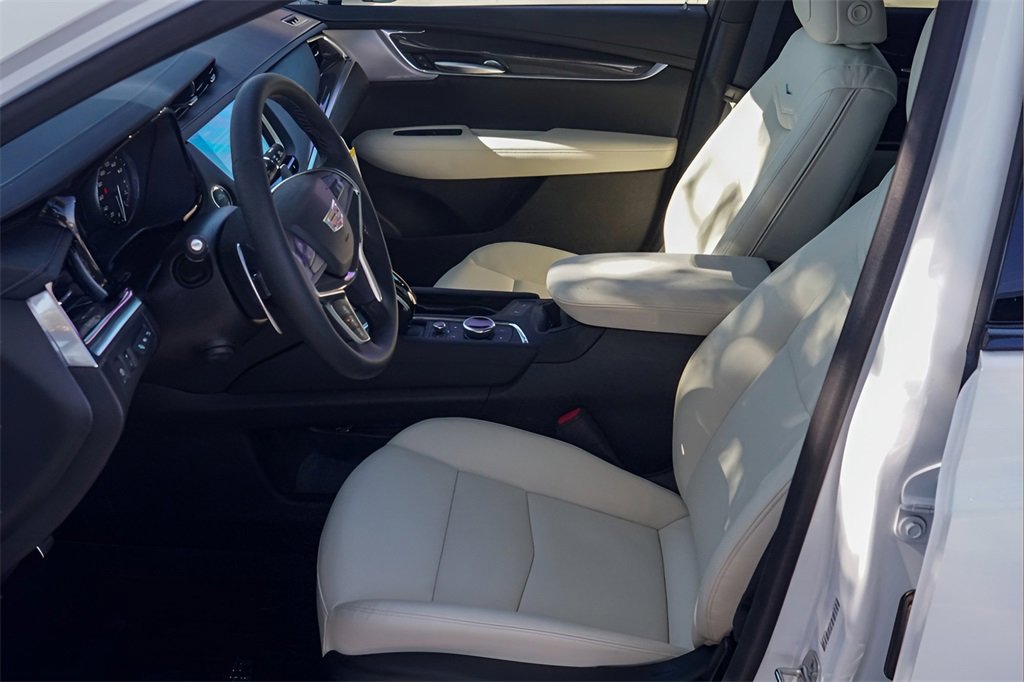 New 2026 Cadillac XT5 Sportv w/ LPO, Floor Liner Package image 11