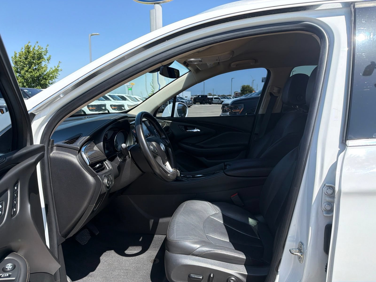 Used 2017 Buick Envision Essence FWD image 12
