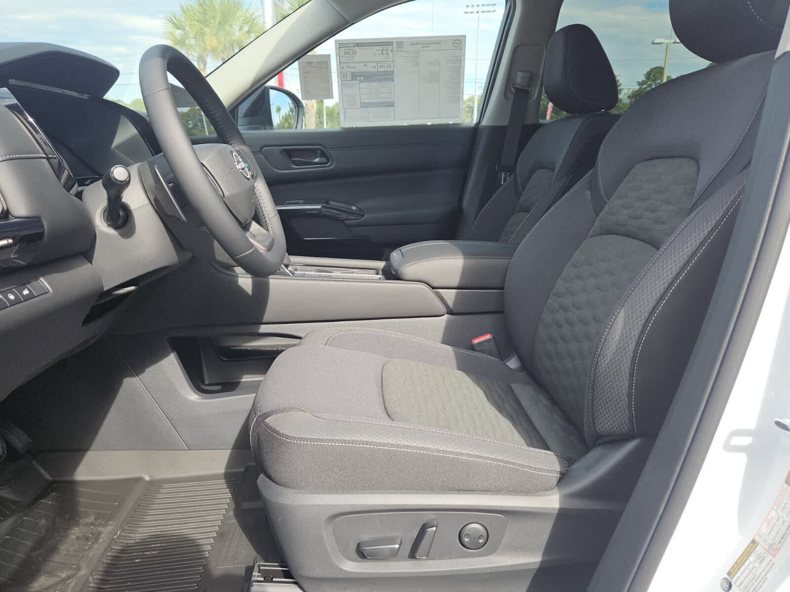 New 2026 Nissan Pathfinder SV w/ Cargo Package FWD image 4