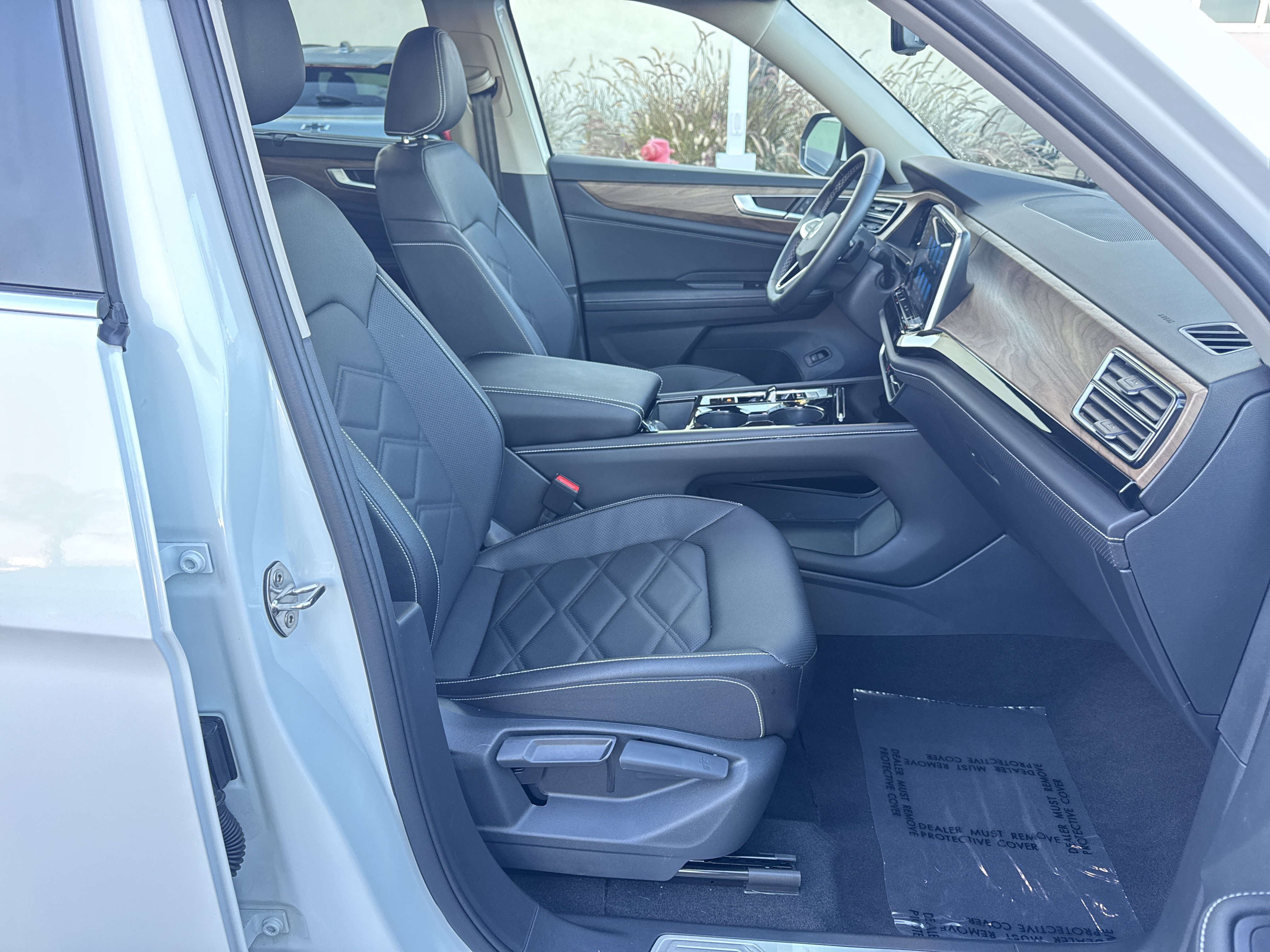 Used 2026 Volkswagen Atlas SE FWD image 34