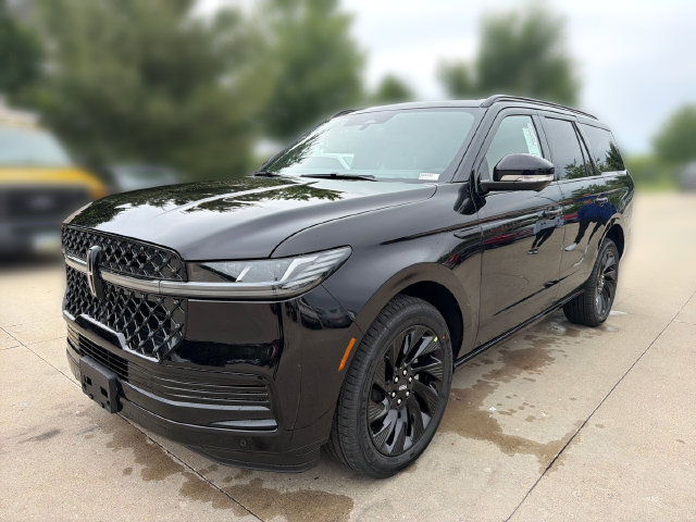 New 2026 Lincoln Navigator Reserve w/ Jet Appearance Package AWD/4WD image 11