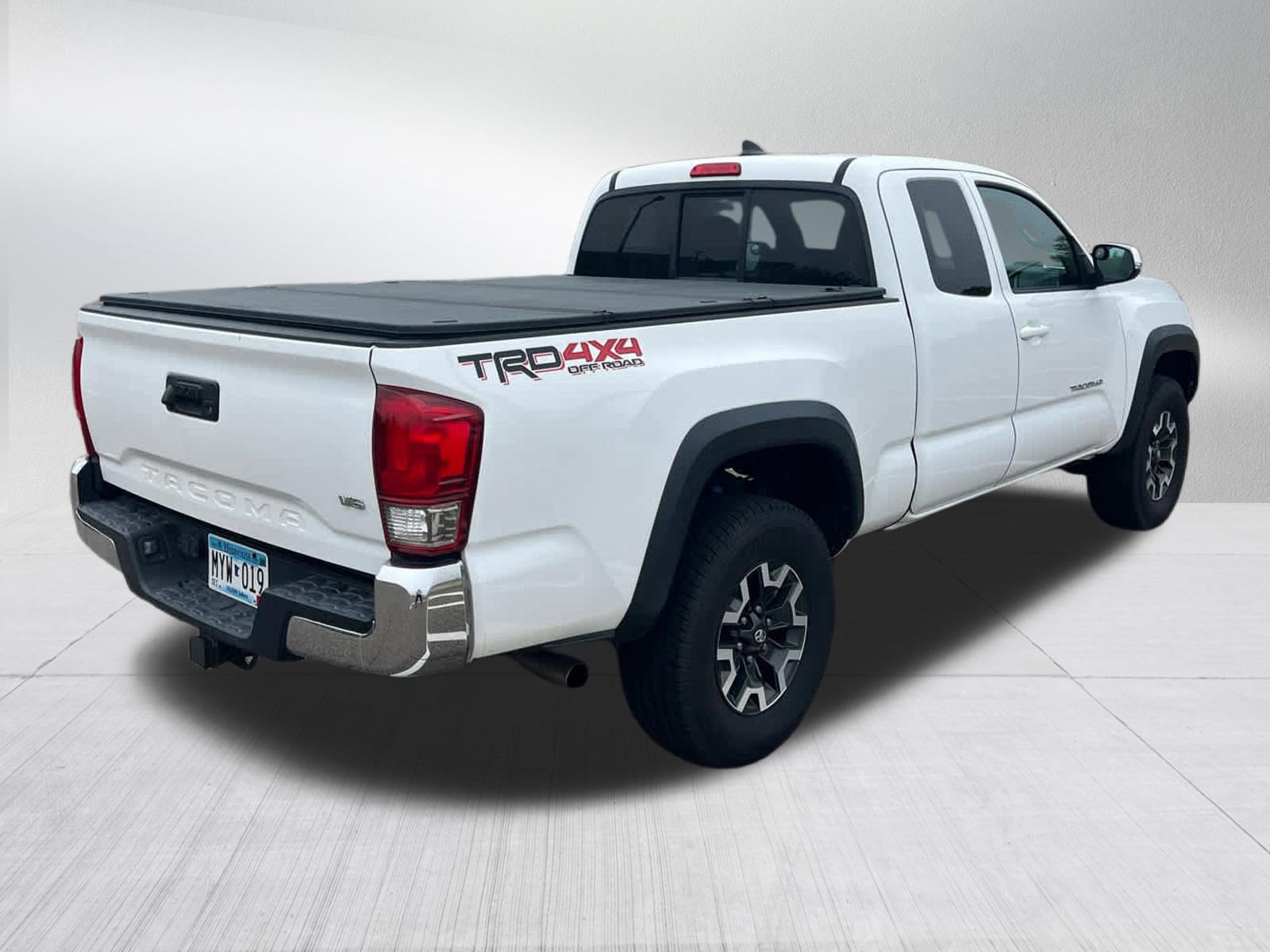 Used 2016 Toyota Tacoma TRD Off-Road w/ Towing Package AWD/4WD image 6