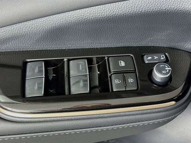 New 2026 Toyota Crown Signia image 13