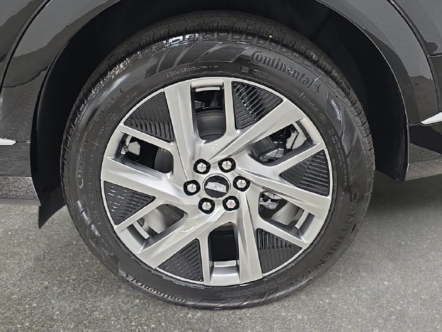 New 2027 Cadillac Optiq Luxury w/ LPO, Floor Liner Package AWD/4WD image 28
