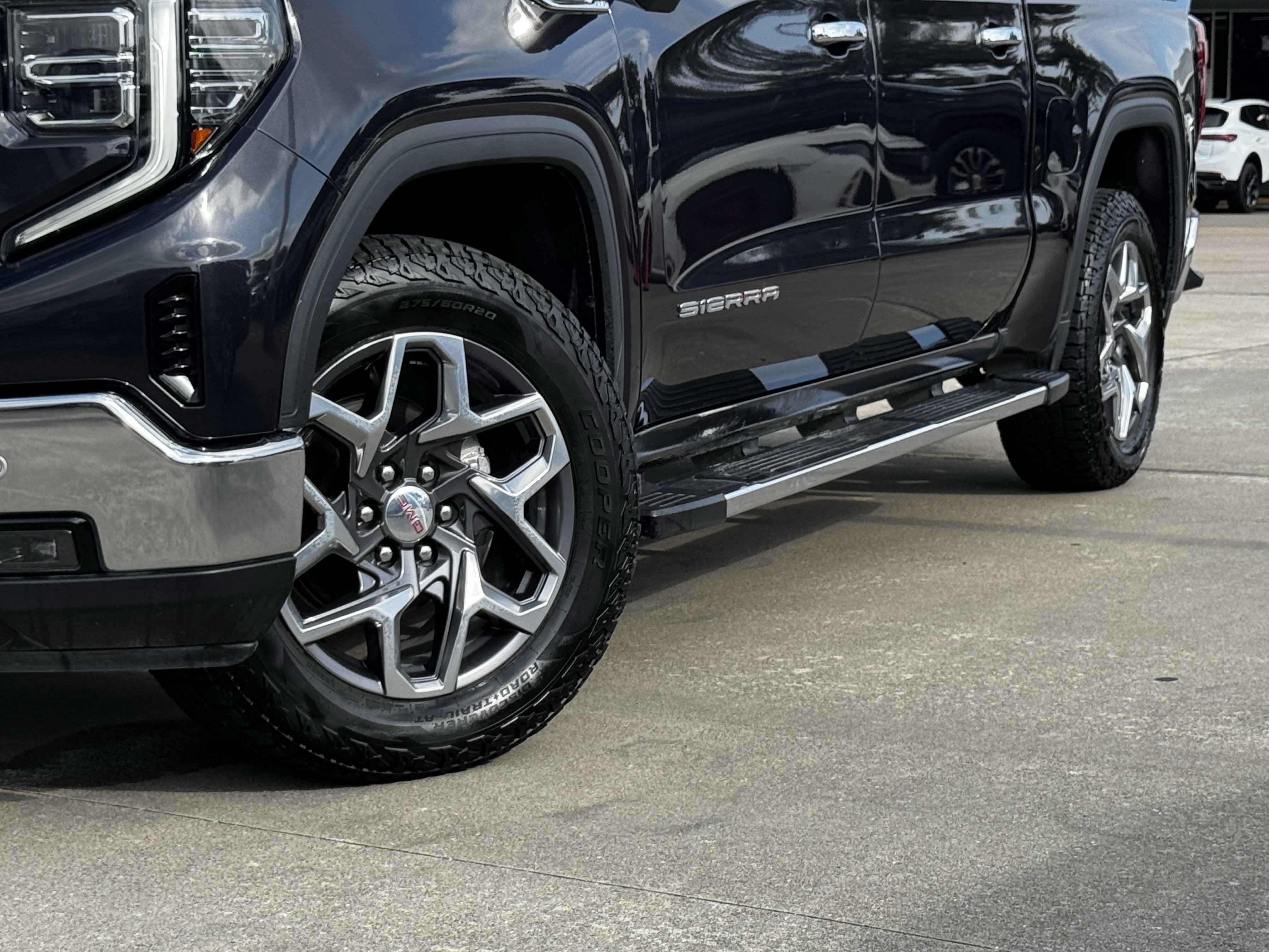 Used 2023 GMC Sierra 1500 SLT AWD/4WD image 5