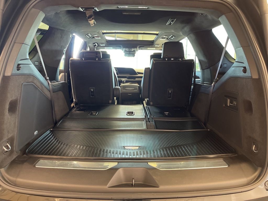 Certified 2024 Cadillac Escalade Sport Platinum w/ LPO, ONYX Package AWD/4WD image 11